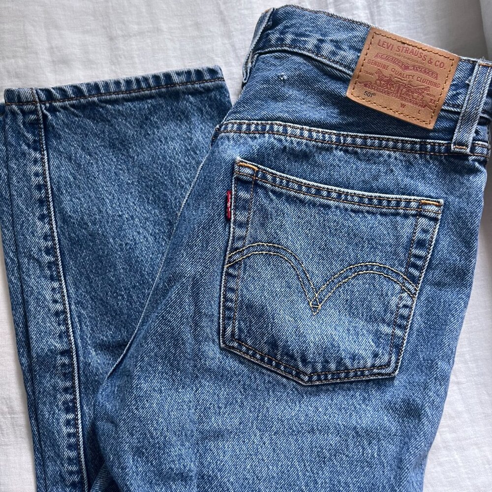 Levi's Blue Straight Leg Women's Jeans - Picture 3 of 5